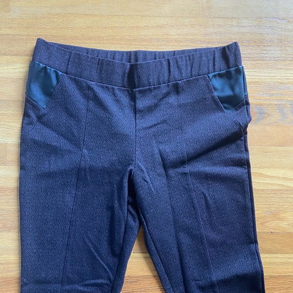 Amanda Green Patterned Pants - Picture 2 of 5